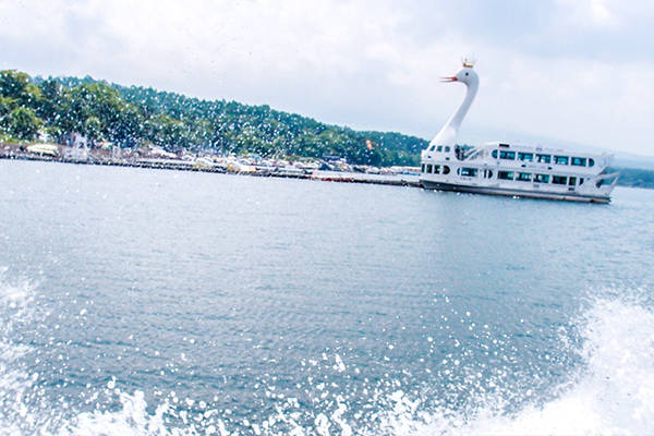 富士山に最も近い湖 山中湖 Kabaバスと遊覧船から富士山の景色を満喫しよう フジヤマnavi